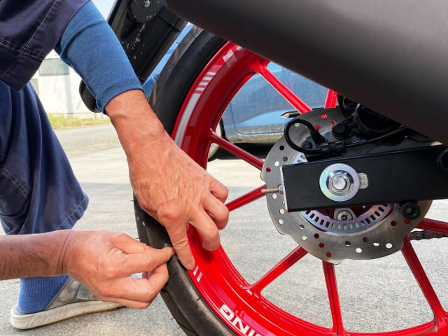 バイクのアルミホイール＆タイヤカスタム