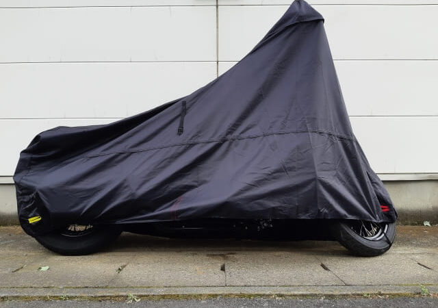 バイクを覆うカバー